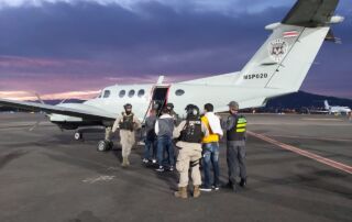 deportan a salvadoreños