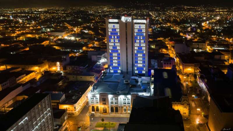 Banco Nacional se ilumina