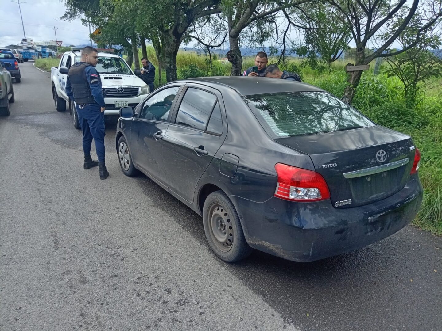 detienen a dos menores por intento bajonazo