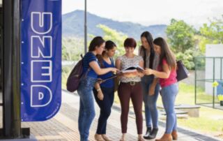 UNED becas