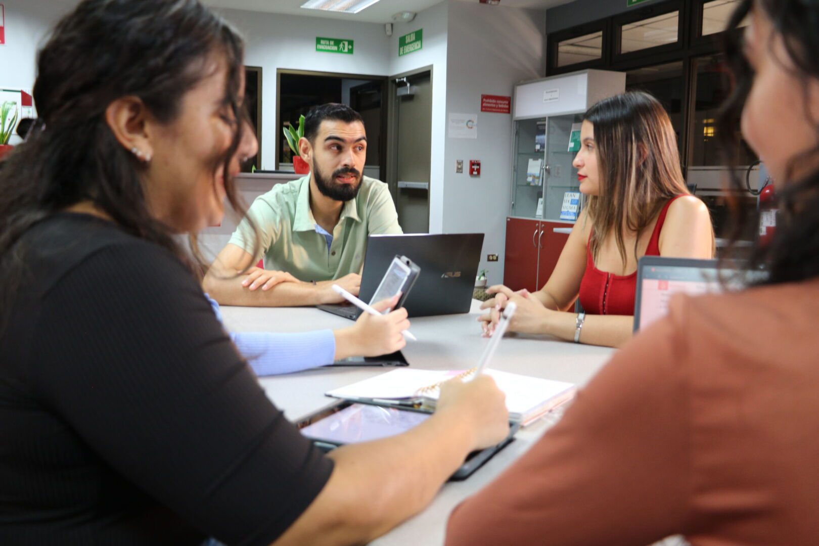 becas universidad nacional