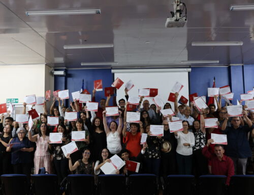 El idioma de la persistencia: 53 adultos mayores conquistan el inglés