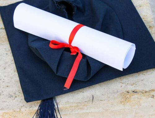 Autoridades y estudiantes alcanzan un acuerdo para fortalecer fondo de becas