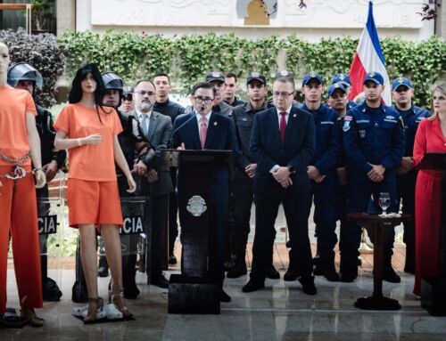 Uniformes para los privados de libertad más peligrosos les saldrán gratis a los costarricenses